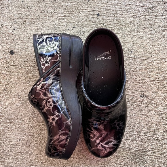 DANSKO CLOGS - NEW & NEVER WORN - Picture 1 of 7